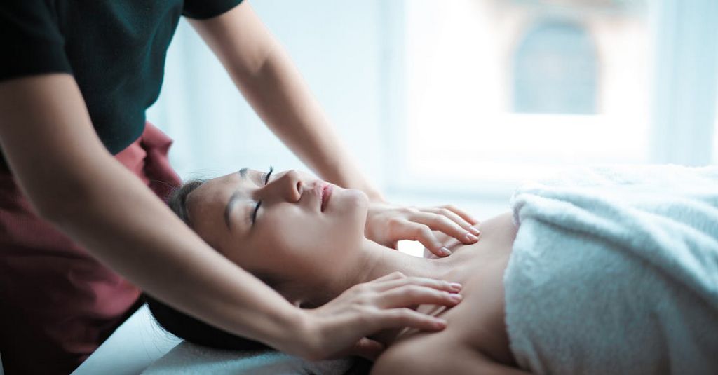 What To Expect At A Pair's Massage therapy? 